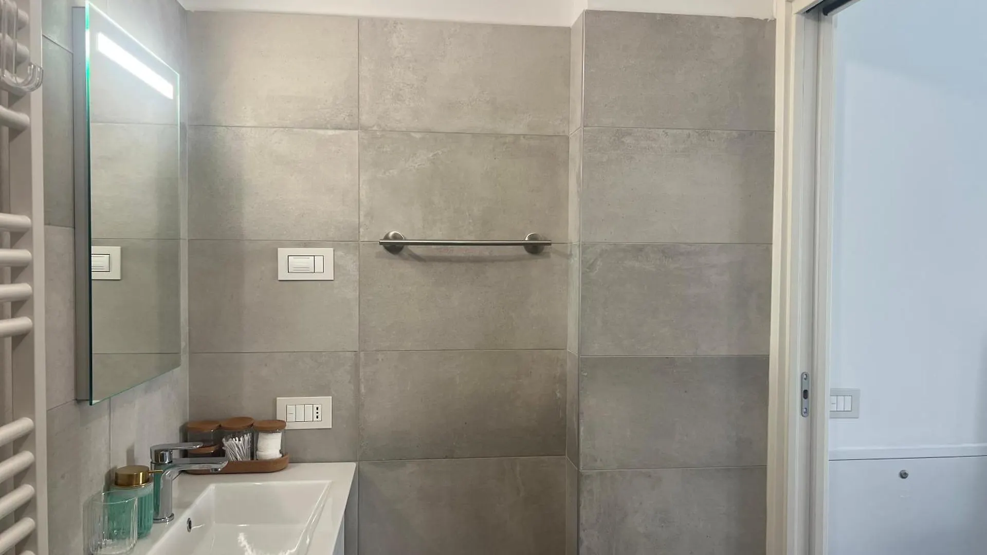 Apartmán Regina Milano In Melegnano - Wifi, Breakfast Box And Terrace